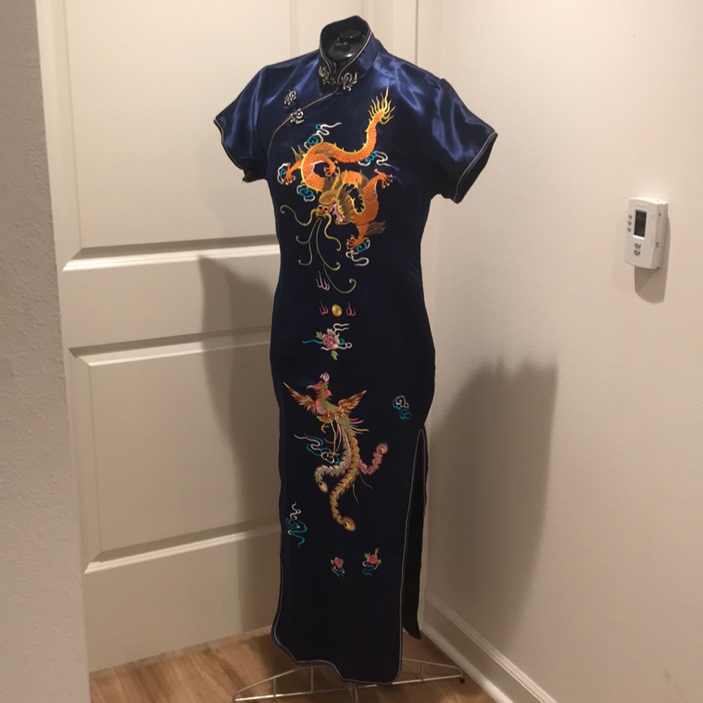 Beautiful silk traditional Chinese prom dress